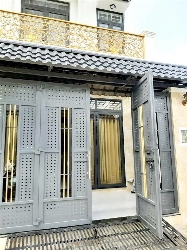 Bán nhà 1 trệt 2 lầu, tum kdc xã phạm văn hai, bình chánh, dt 5x17.88