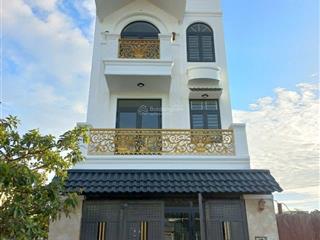 Bán nhà 1 trệt 2 lầu, tum kdc xã phạm văn hai, bình chánh, dt 5x17.88