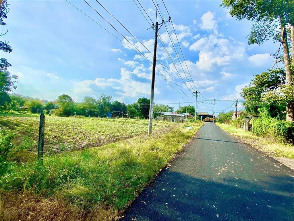 Cần bán lô đất 1048.5m2 xã an nhơn tây, tp.hcm có 95.6m2 thổ cư giá 3 tỷ 600tr