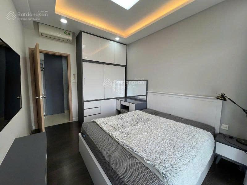 Chính chủ gửi bán căn hộ 96m2 tầng cao view sông tháp trung tầm giá 9.5 tỷ all in