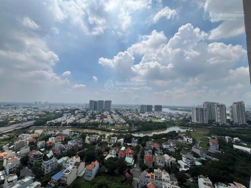 Chính chủ gửi bán căn hộ 96m2 tầng cao view sông tháp trung tầm giá 9.5 tỷ all in