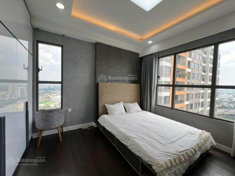 Chính chủ gửi bán căn hộ 96m2 tầng cao view sông tháp trung tầm giá 9.5 tỷ all in