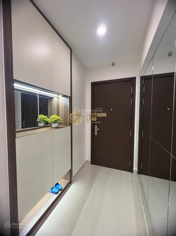 Chính chủ gửi bán căn hộ 2pn2wc tầng cao view đẹp the sun avenue sẵn sổ giá tốt 6.8 tỷ