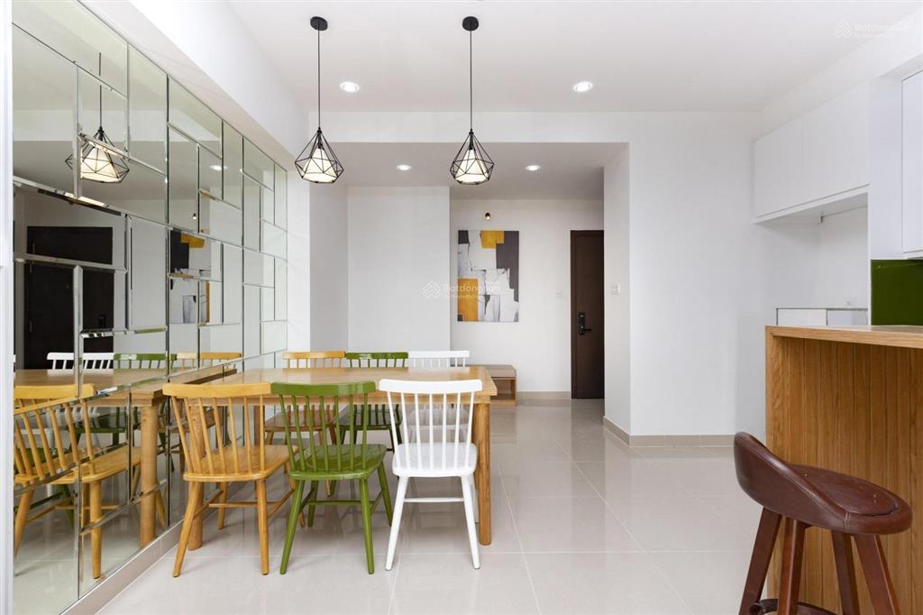 Chính chủ gửi bán căn hộ 3pn2wc  105m² view sông đã có sổ hồng giá 9 tỷ all in