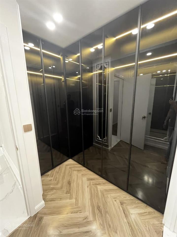 Bán nhanh căn hộ diện tích lớn 3pn2wc  105m² giá bán 9 tỷ bao hết