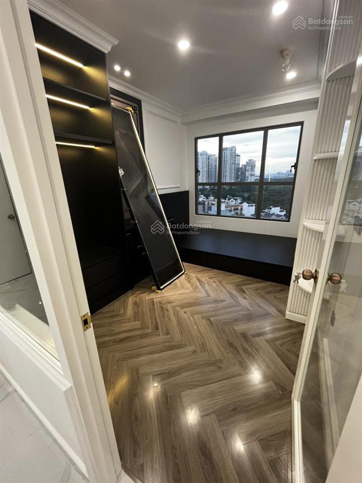 Bán nhanh căn hộ diện tích lớn 3pn2wc  105m² giá bán 9 tỷ bao hết