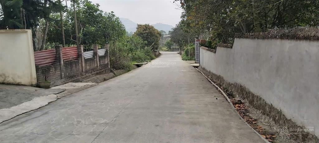 Bán 222,3m2 đất lâm sơn gần sân golf phượng hoàng, giá 1,x tỷ
