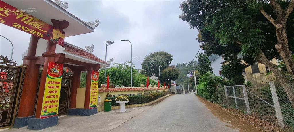 Bán 222,3m2 đất lâm sơn gần sân golf phượng hoàng, giá 1,x tỷ
