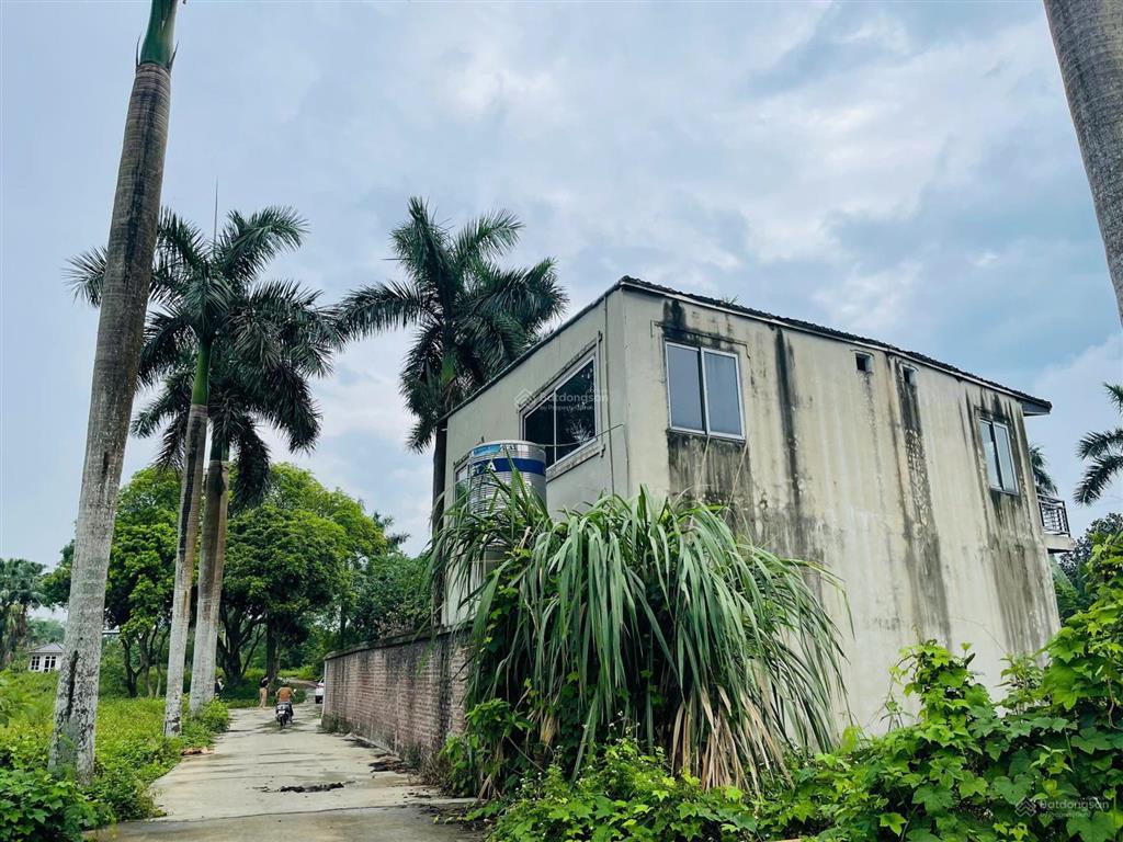 Chỉ với 4,x tỷ sở hữu lô đất 500m² sẵn nhà 2 tầng bể bơi cách hn 30km