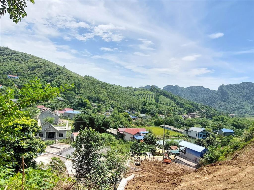 Bán 4800m 400 đất ở view cao đẹp cạnh khu du lịch nhà tôi hòa bình giá nhỉnh 5 tỷ