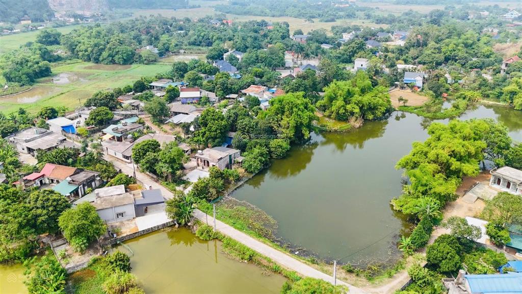 Bán 110m2 full đất ở view hồ cách hn 55km, giá 5xxtr