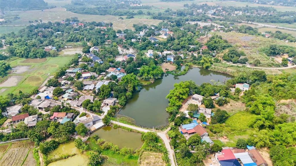 Bán 110m2 full đất ở view hồ cách hn 55km, giá 5xxtr