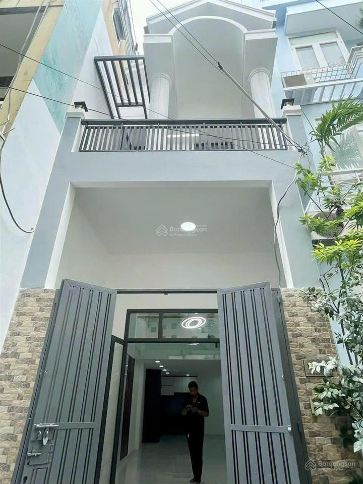 Bán nhà ngay trung tâm phú nhuận gần trường học, công viên, siêu thị. dòng tiền sẵn đang cho thuê
