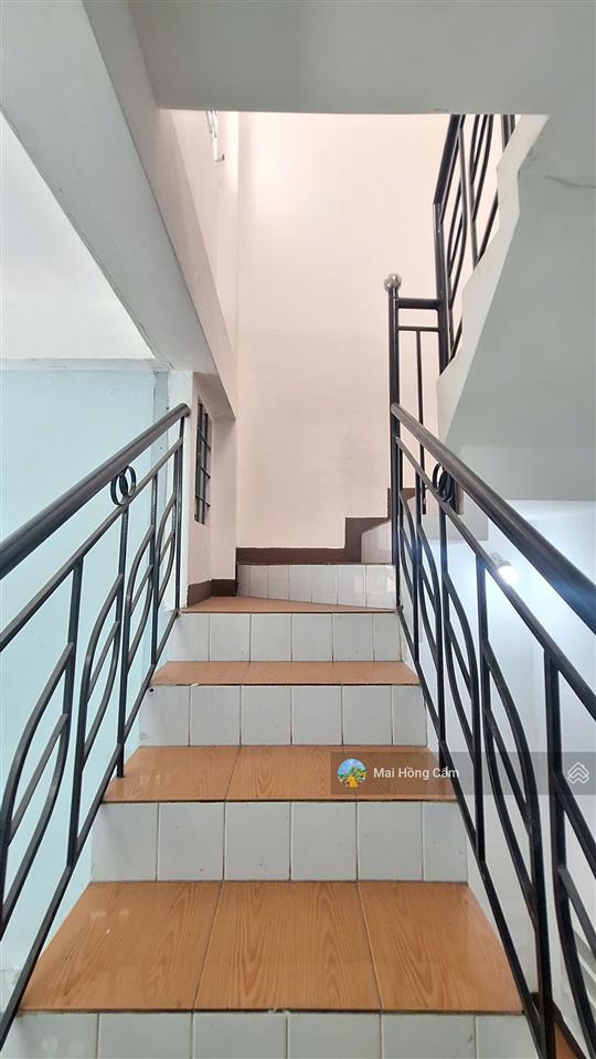 Chính chủ gửi bán nhà 3 tầng hẻm xe hơi thông ngay cách mạng tháng tám gần câu lạc bộ lan anh