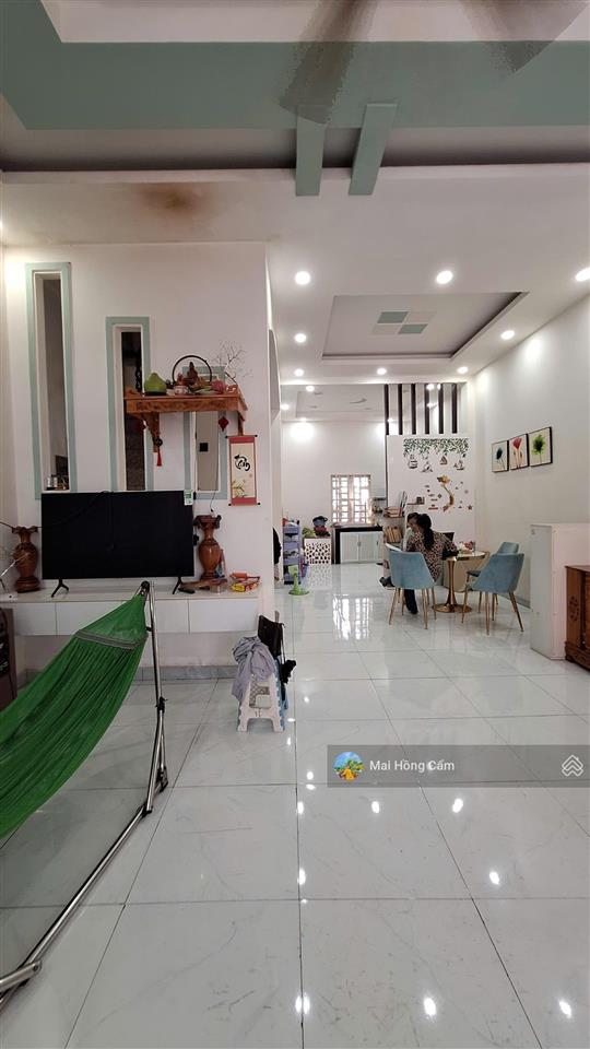Nhà đẹp hóc môn  xe 7 chỗ ngủ ngon trong nhà. ngang 5.6m dài 15m 3pn 3wc