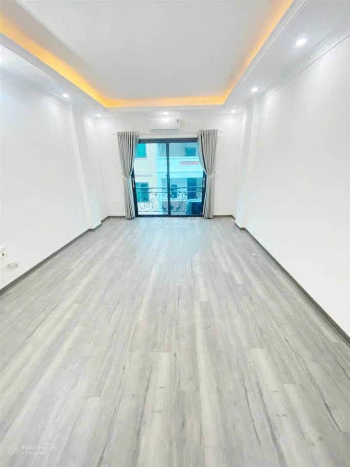 Cho thuê nhà dv vạn phúc  giáp him lam. dt 50m2, 7 tầng thông sàn, thang máy, full nội thất ở +vp