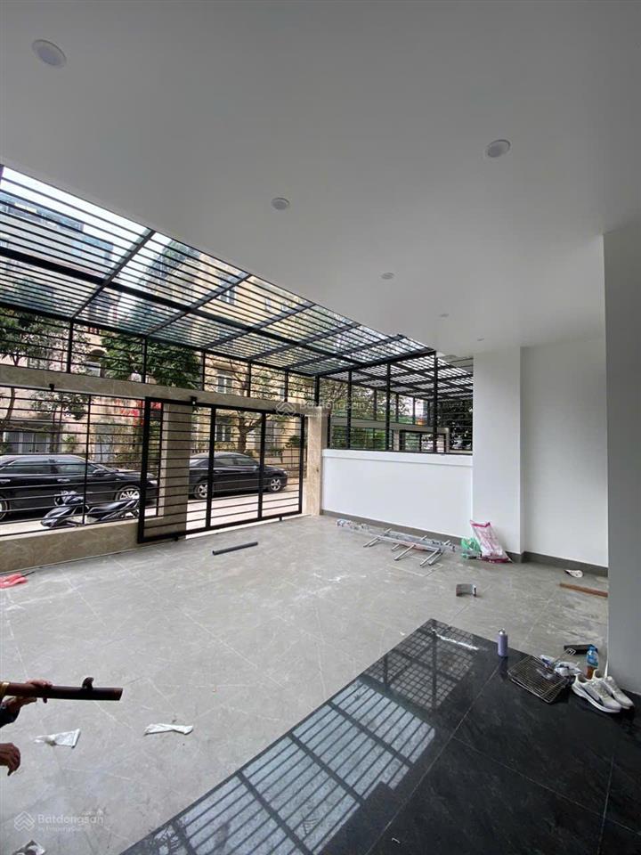 Cho thuê lk hoàng thành villas  mỗ lao. dt 150m2, 5 tầng, mt 7m, pccc chuẩn, thang máy, điều hòa