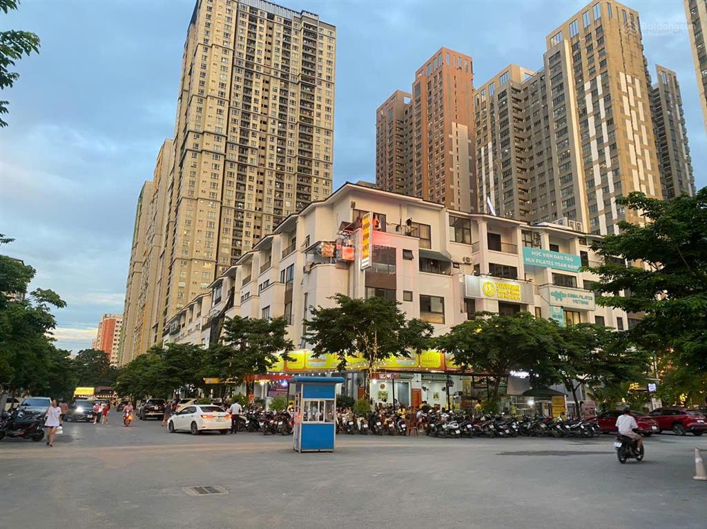 Cho thuê lk hoàng thành villas  mỗ lao. dt 150m2, 5 tầng, mt 7m, pccc chuẩn, thang máy, điều hòa