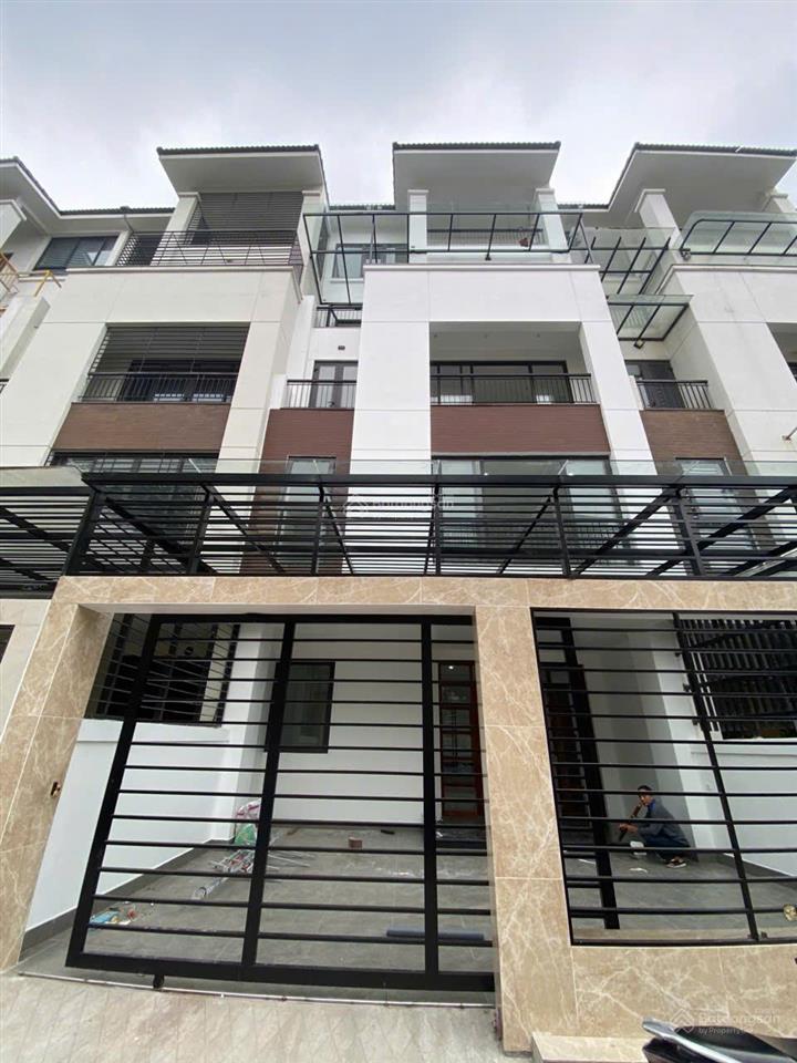 Cho thuê lk hoàng thành villas  mỗ lao. dt 150m2, 5 tầng, mt 7m, pccc chuẩn, thang máy, điều hòa