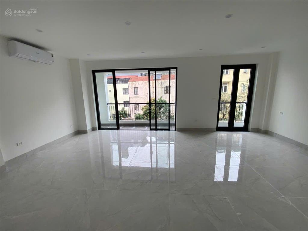 Cho thuê lk hoàng thành villas  mỗ lao. dt 150m2, 5 tầng, mt 7m, pccc chuẩn, thang máy, điều hòa