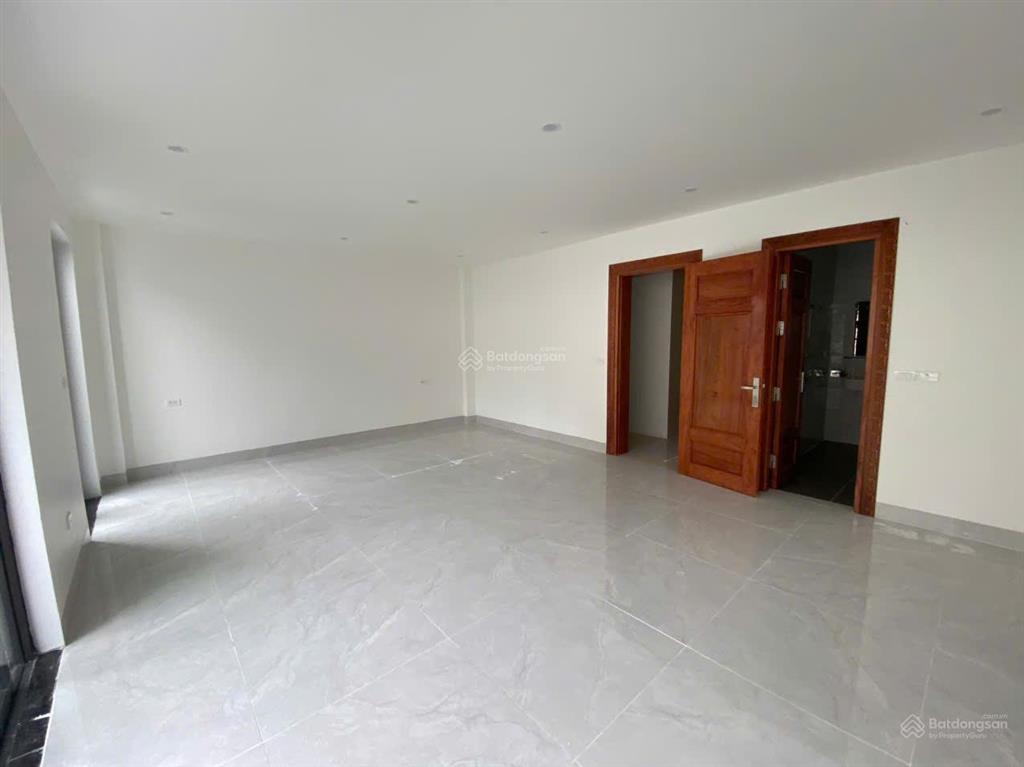 Cho thuê lk hoàng thành villas  mỗ lao. dt 150m2, 5 tầng, mt 7m, pccc chuẩn, thang máy, điều hòa