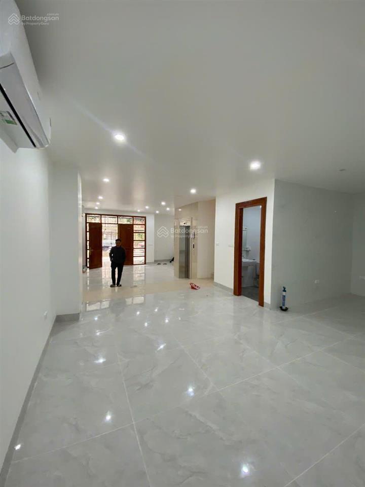 Cho thuê lk hoàng thành villas  mỗ lao. dt 150m2, 5 tầng, mt 7m, pccc chuẩn, thang máy, điều hòa