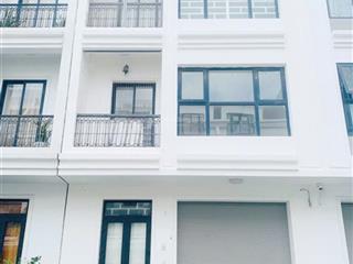 Cho thuê nhà vinhomes hàm nghimỹ đình. dt 100m2, 5 tầng thông sàn, thang máy. phù hợp các mô hình