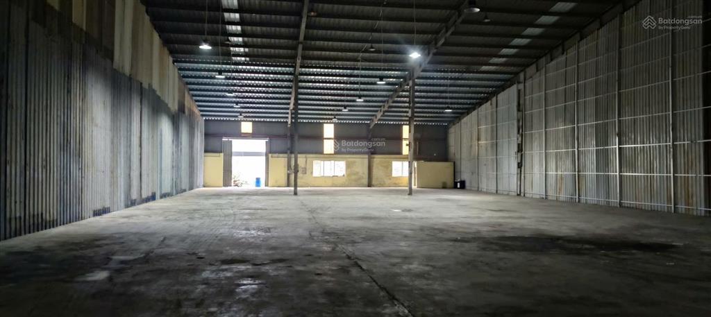 Cho thuê kho xưởng kcn thạch thất. dt 3000m2, giấy phép pccc chuẩn, xuất vat, trạm 400kva, cont đỗ