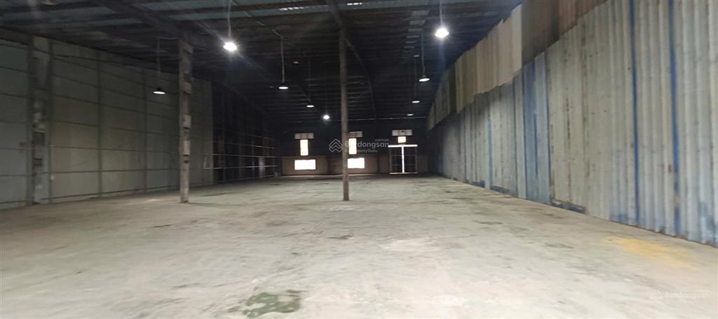 Cho thuê kho xưởng kcn thạch thất. dt 3000m2, giấy phép pccc chuẩn, xuất vat, trạm 400kva, cont đỗ