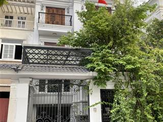 Cho thuê biệt thự trung văn  tố hữu. dt 150m2, 4 tầng, mt 9m. nhà sạch đẹp. phù hợp các mô hình