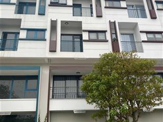 Cho thuê tầng 1 + 2 kđt galaxy tố hữu. dt 90m2, lối đi riêng, bãi gửi xe gần nhà. ô tô đỗ cửa