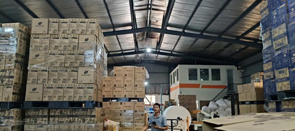 Cho thuê kho xưởng gần smart city  an khánh. dt 900m2, xuất vat, xe cont đỗ, không bao giờ ngập