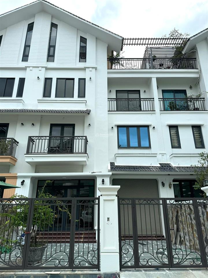 Cho thuê biệt thự trung văn  tố hữu. dt 150m2, 4 tầng, mt 9m. nhà sạch đẹp. phù hợp các mô hình