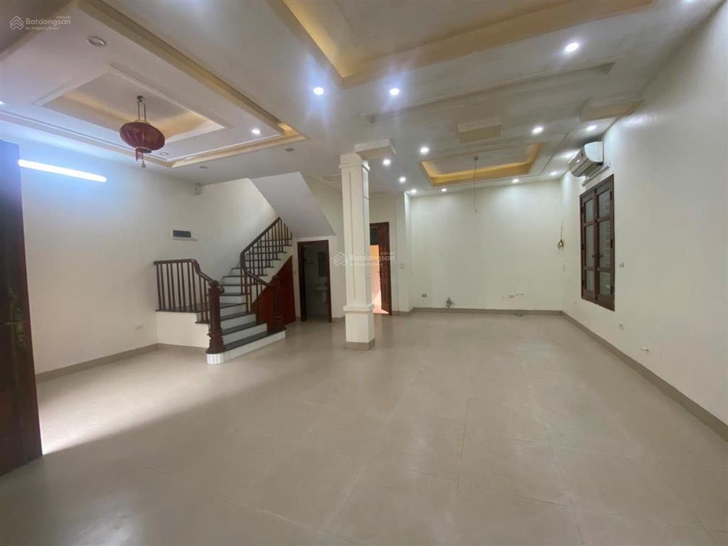 Cho thuê biệt thự trung văn  tố hữu. dt 150m2, 4 tầng, mt 9m. nhà sạch đẹp. phù hợp các mô hình