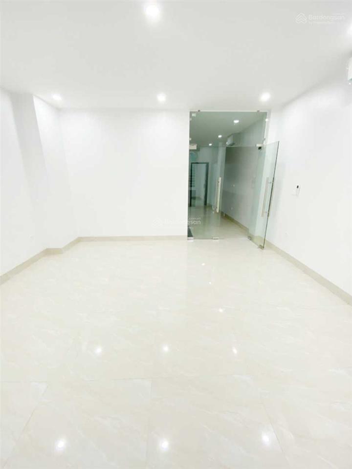 Tôi cho thuê nhà louis city đại mỗ. dt 90m², 5 tầng thang máy, full điều hòa. ô tô đỗ. giá cạnh tranh