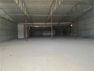 Cho thuê kho xưởng hữu hưng  đường 72 cũ. dt 650m2, xuất vat, điện 3fa, xe cont đỗ. không ngập