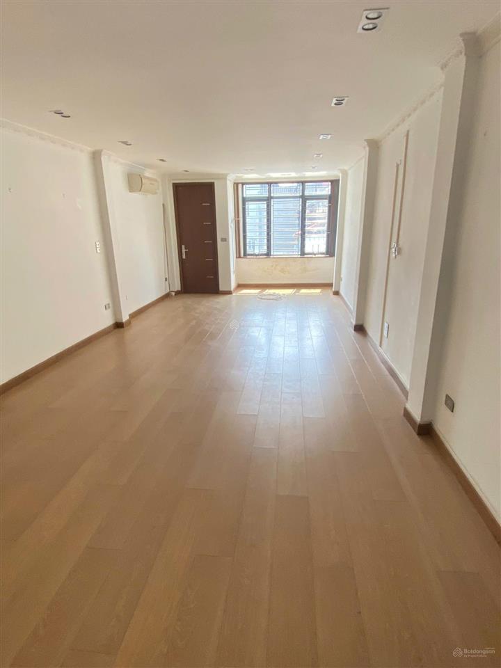 Cho thuê nhà nguyễn khuyến  kđt văn quán. dt 70m2, 6 tầng thang máy, thông sàn. ô tô đỗ cửa
