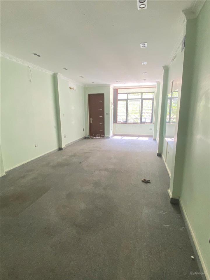 Cho thuê nhà nguyễn khuyến  kđt văn quán. dt 70m2, 6 tầng thang máy, thông sàn. ô tô đỗ cửa