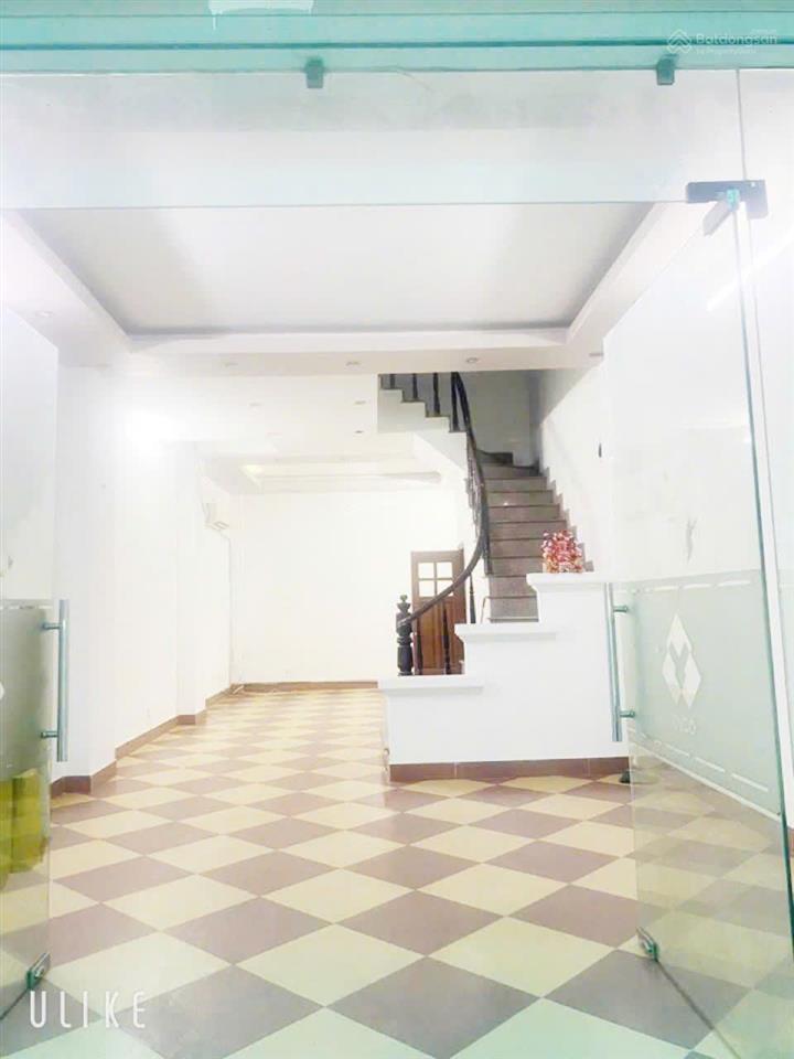 Cho thuê nhà nguyễn hoàng  gần bến mỹ đình. dt 75m2, 5 tầng, mt 5m. phù hợp các mô hình