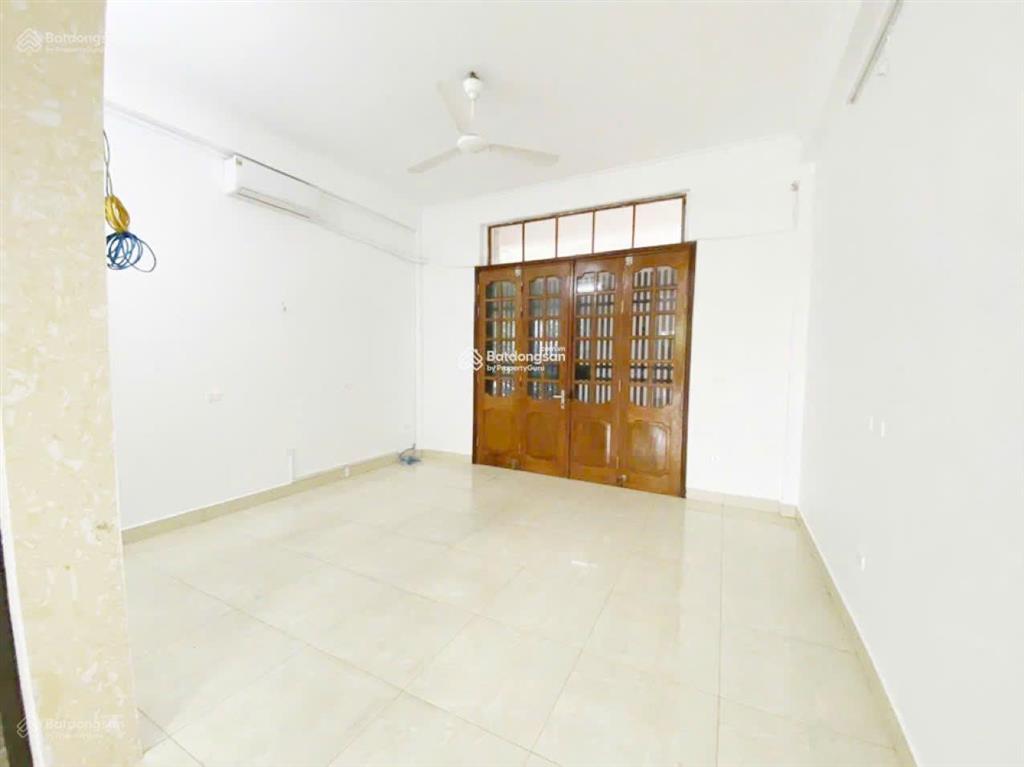 Cho thuê nhà nguyễn hoàng  gần bến mỹ đình. dt 75m2, 5 tầng, mt 5m. phù hợp các mô hình