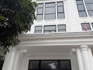 Cho thuê nhà louis city đại mỗ. dt 100m2, 5 tầng thang máy, full điều hòa. ô tô đỗ. giá rẻ nhất