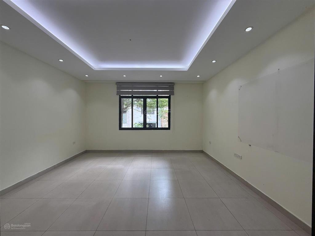 Cho thuê nhà xuân la  giáp võ chí công. dt 100m², 5 tầng, mt 6m. phù hợp các mô hình. giá tốt