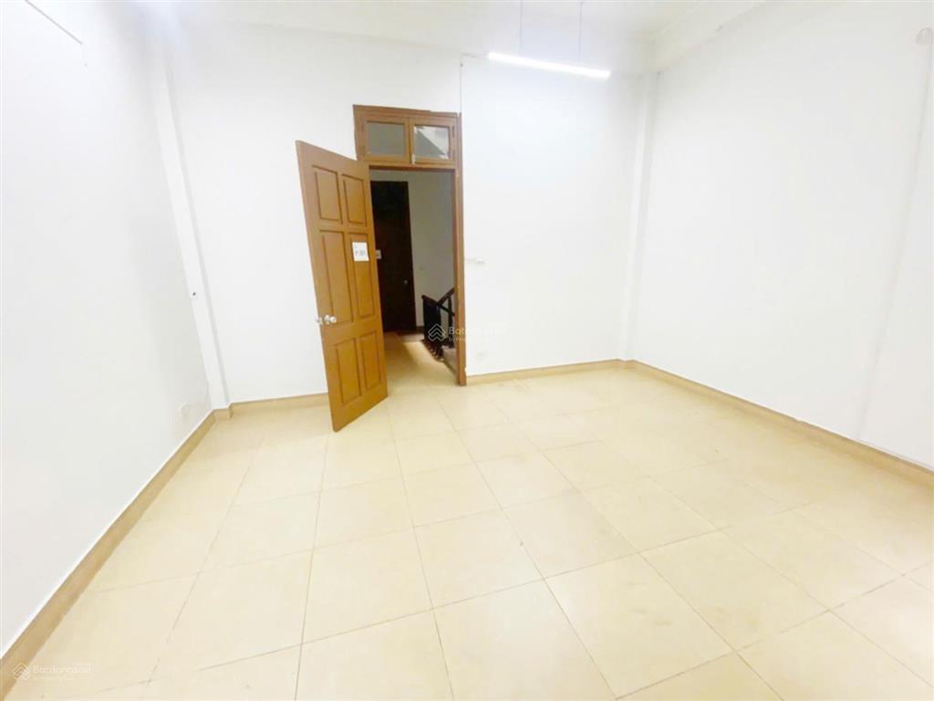 Cho thuê nhà nguyễn hoàng  gần bến mỹ đình. dt 75m2, 5 tầng, mt 5m. phù hợp các mô hình