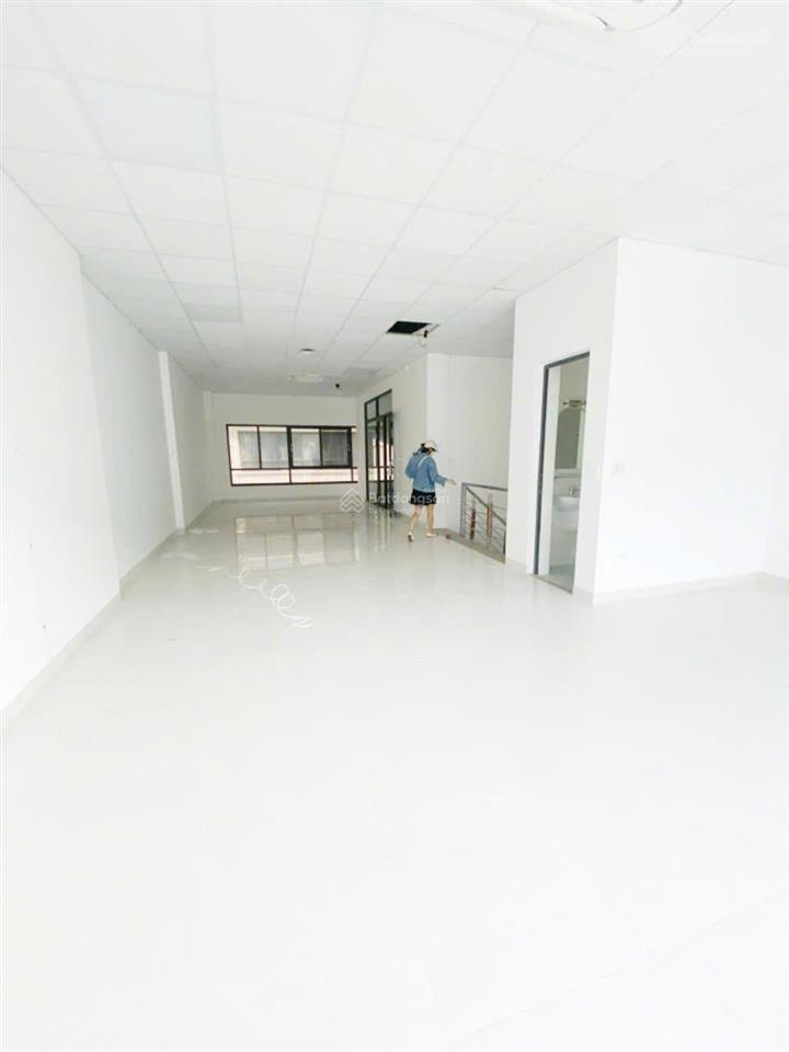 Cho thuê nhà mp him lam vạn phúc. dt 100m2, 7 tầng, mt 6.5m, thang máy. kinh doanh + vp. nhà mới