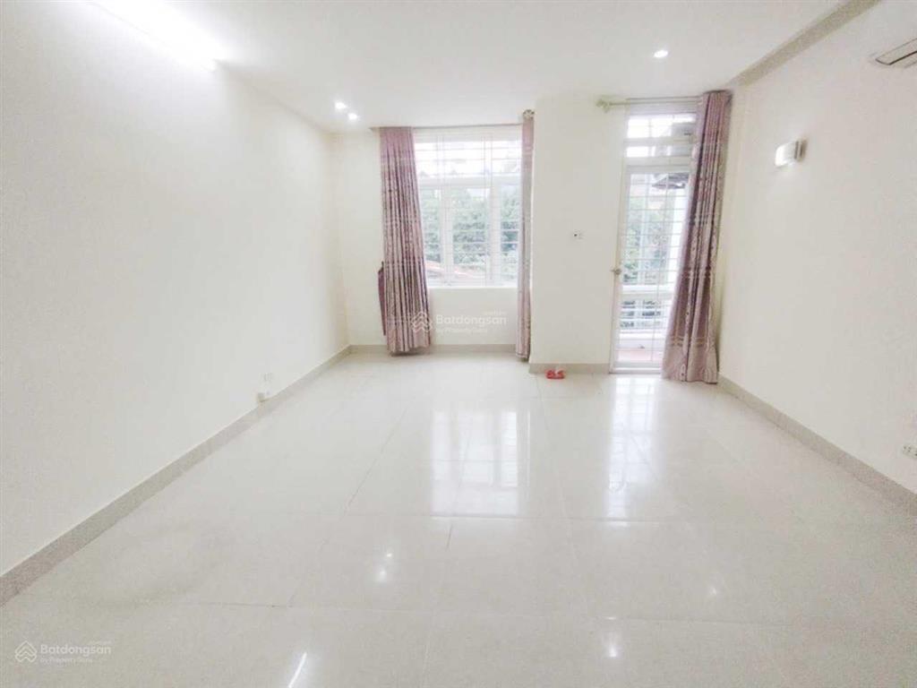 Cho thuê nhà nguyễn văn lộc  mỗ lao. dt 80m2, 4 tầng, mt 5m, đủ đh, có vỉa hè. ô tô đỗ cửa