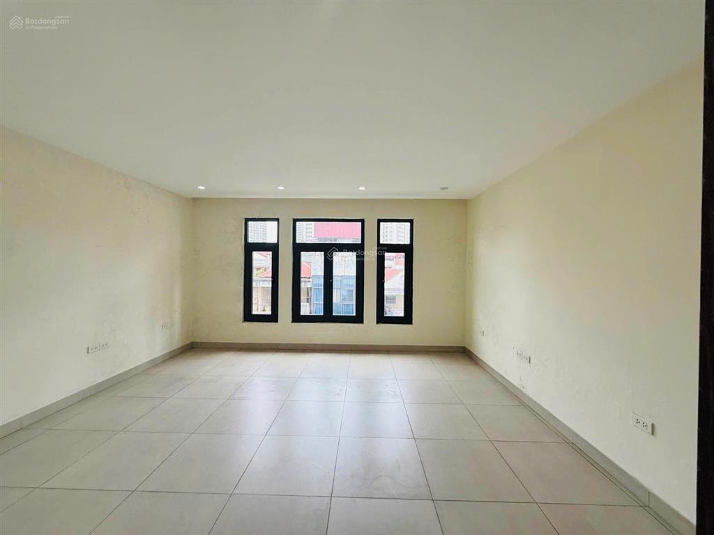 Cho thuê lk xuân la  tây hồ. dt 100m2, 5 tầng, mt 6m. full điều hòa. phù hợp nhiều mô hình