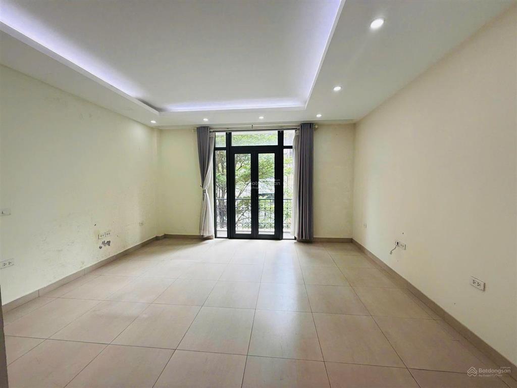 Cho thuê lk xuân la  tây hồ. dt 100m2, 5 tầng, mt 6m. full điều hòa. phù hợp nhiều mô hình