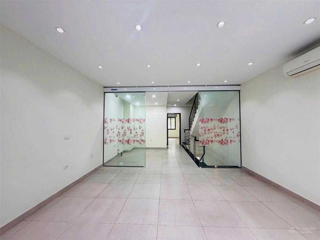 Cho thuê lk xuân la  tây hồ. dt 100m2, 5 tầng, mt 6m. full điều hòa. phù hợp nhiều mô hình