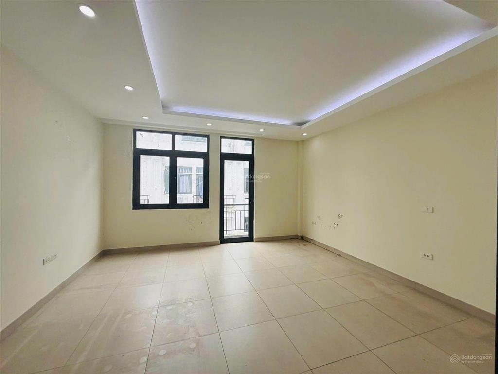 Cho thuê lk xuân la  tây hồ. dt 100m2, 5 tầng, mt 6m. full điều hòa. phù hợp nhiều mô hình