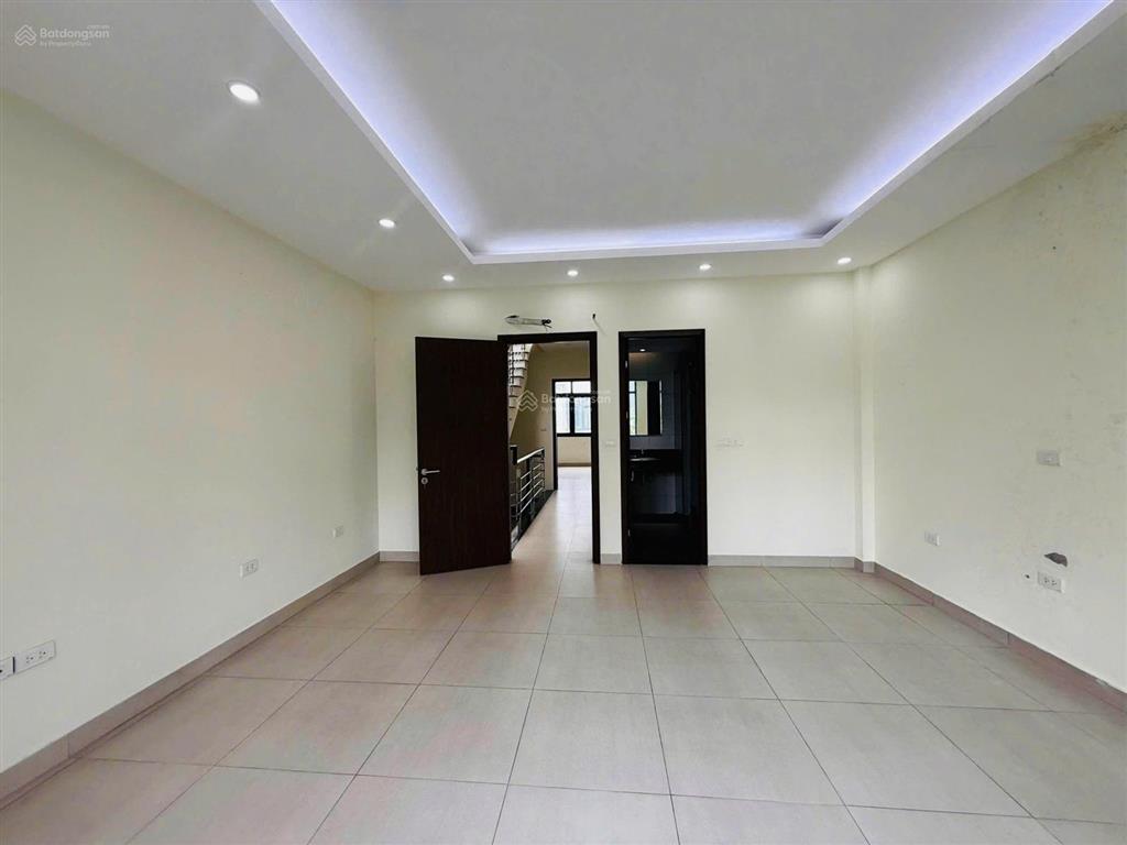 Cho thuê lk xuân la  tây hồ. dt 100m2, 5 tầng, mt 6m. full điều hòa. phù hợp nhiều mô hình